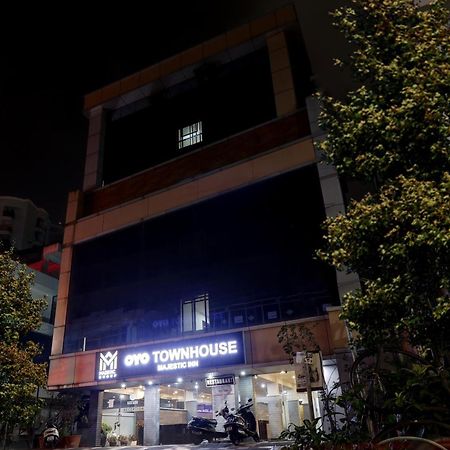 Oyo Townhouse 595 Majestic Inn Kochi Εξωτερικό φωτογραφία