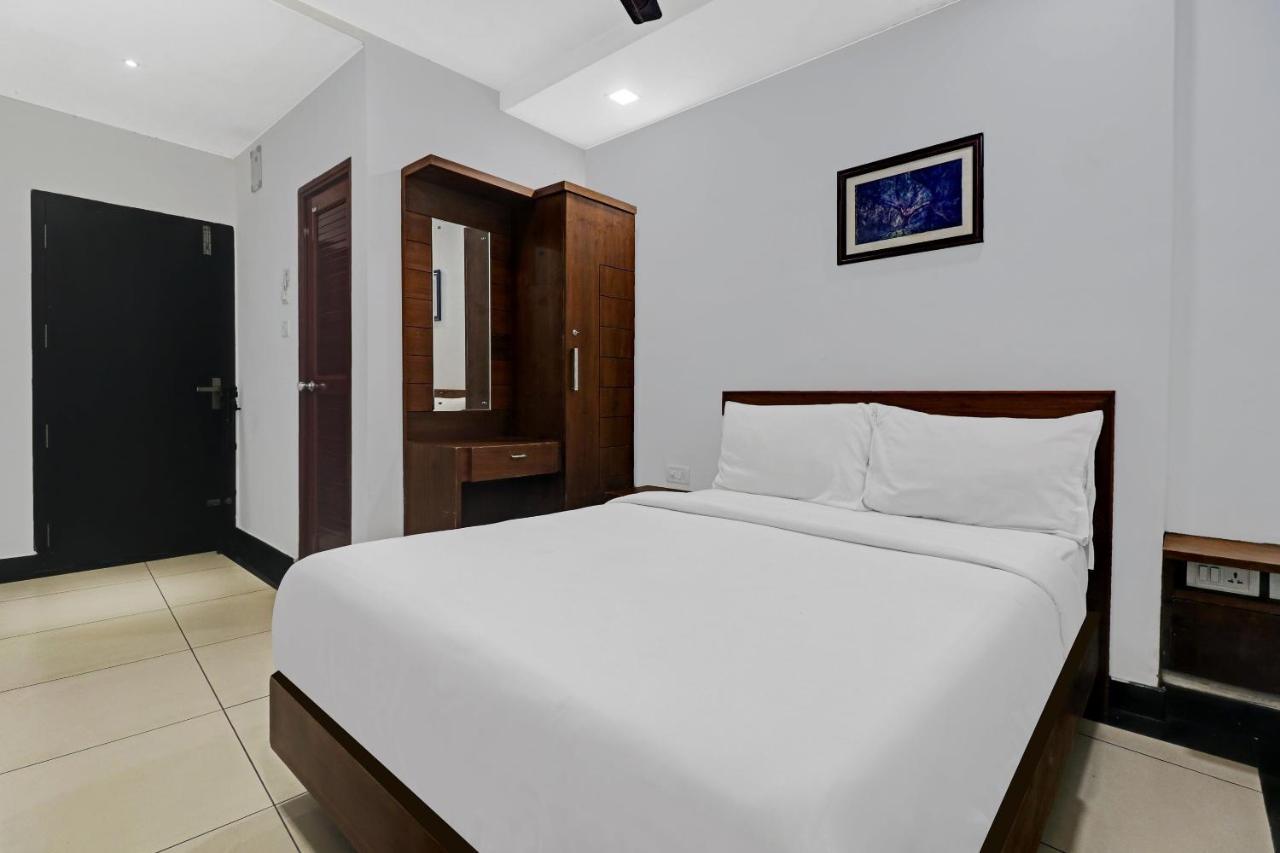 Oyo Townhouse 595 Majestic Inn Kochi Εξωτερικό φωτογραφία