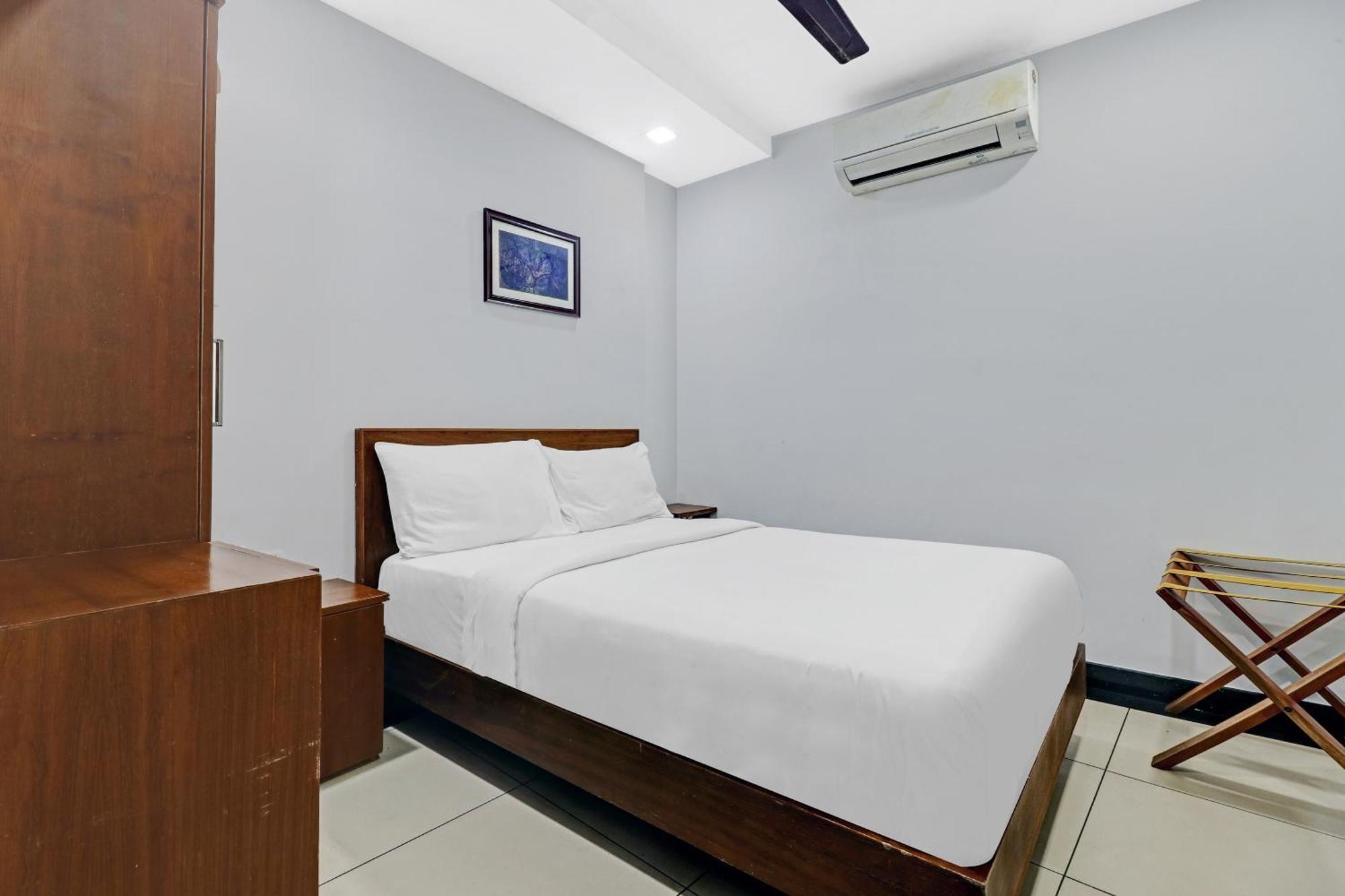Oyo Townhouse 595 Majestic Inn Kochi Εξωτερικό φωτογραφία