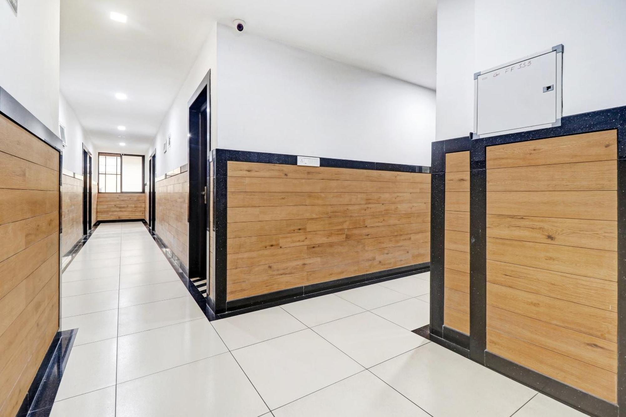 Oyo Townhouse 595 Majestic Inn Kochi Εξωτερικό φωτογραφία
