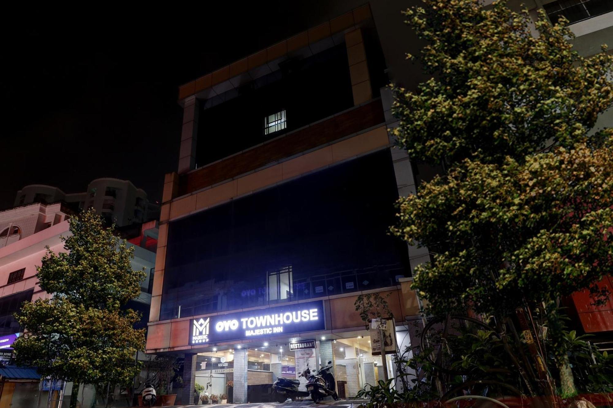 Oyo Townhouse 595 Majestic Inn Kochi Εξωτερικό φωτογραφία