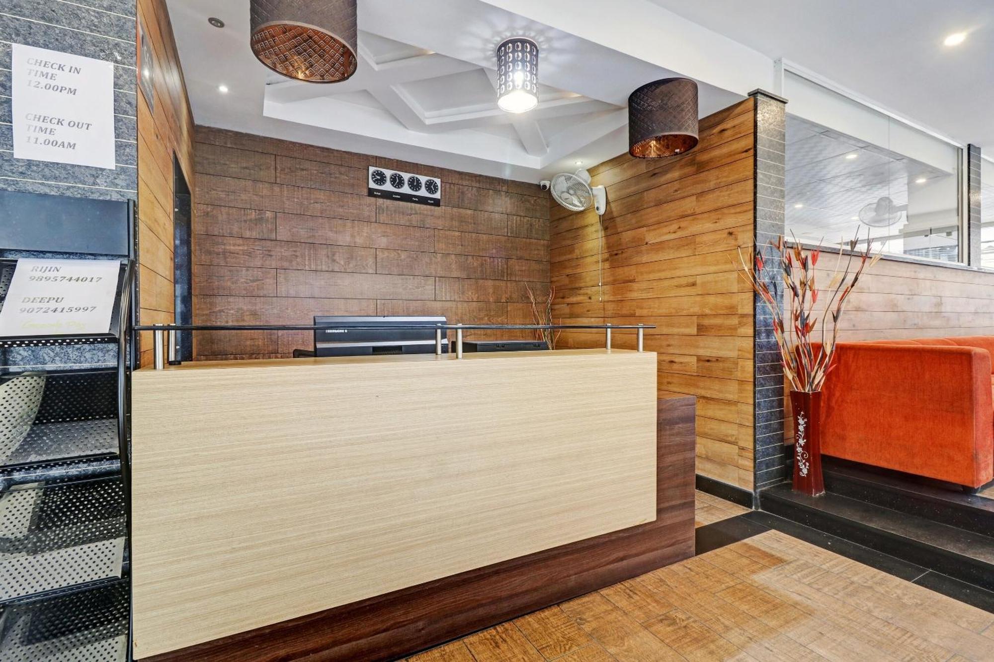 Oyo Townhouse 595 Majestic Inn Kochi Εξωτερικό φωτογραφία